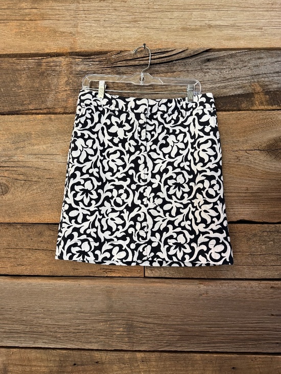 Ann Taylor Dresses & Skirts - Ann Taylor Floral scroll skirt, black and white, size 8